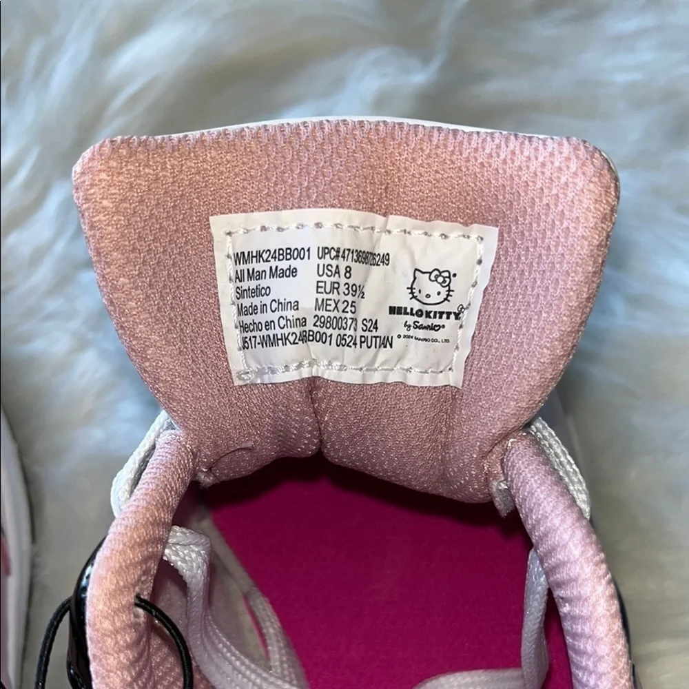 🆕 Sanrio Hello Kitty Sneakers Size 8